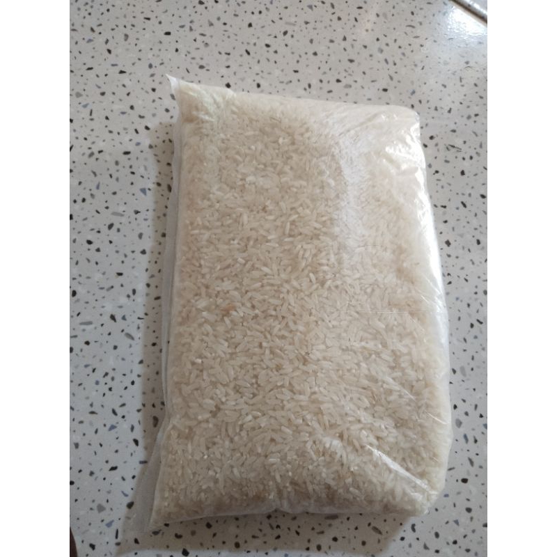 

Beras putih pulen / beras curah kemasan polos berat 1 kg