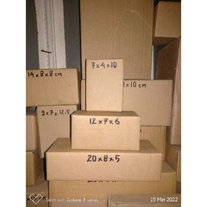 

kardus 20x8x5 cm polos luar dalam