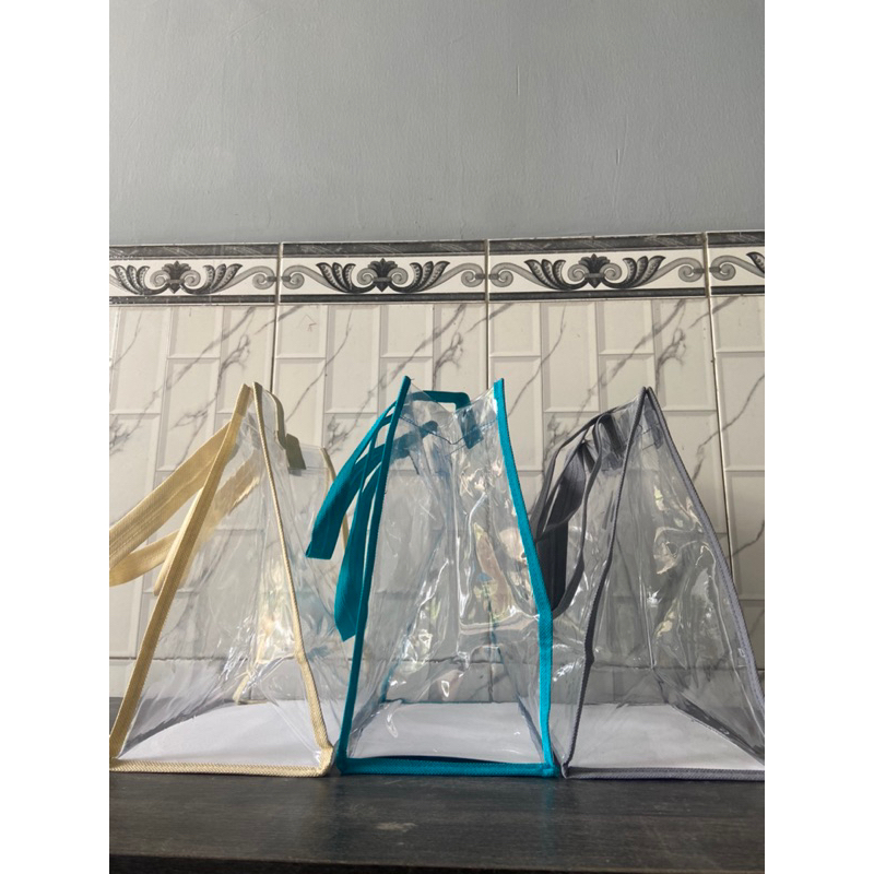 

Tas Mika Bening Hampers