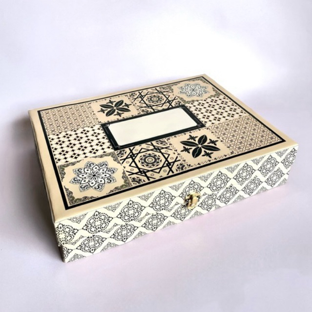 

box hampers custom murah / box hampers premium / box hampers engsel / kotak hampers uk 26 x 36