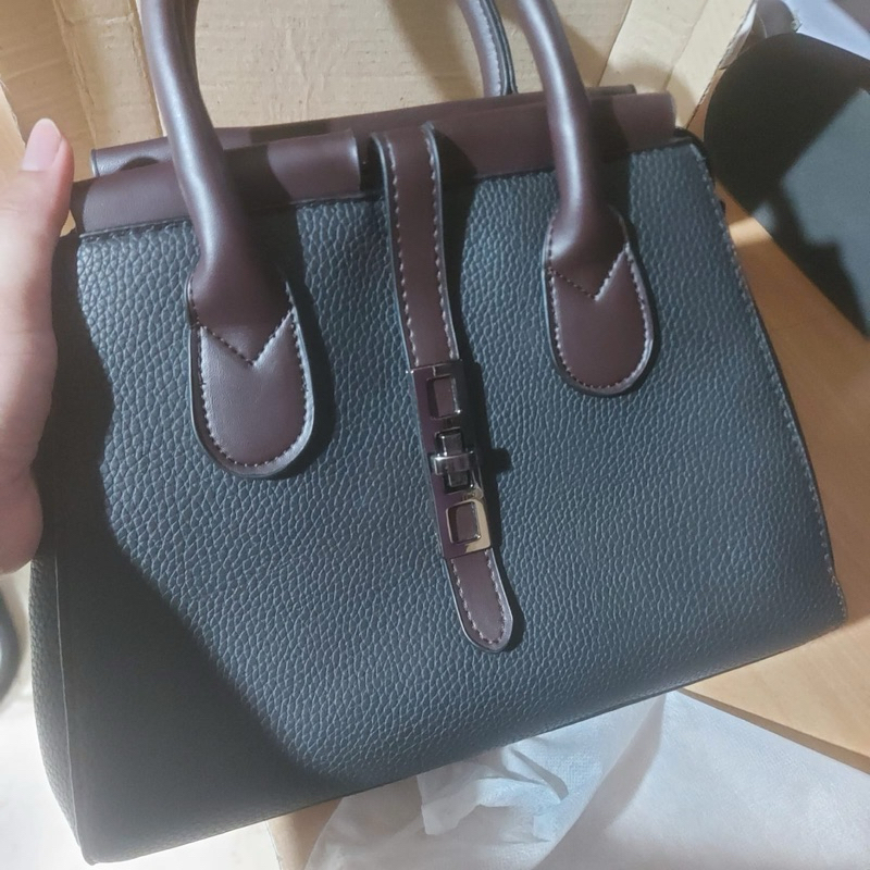 Tas Wanita Coklat Tua Kondisi Bagus Bekas/Second