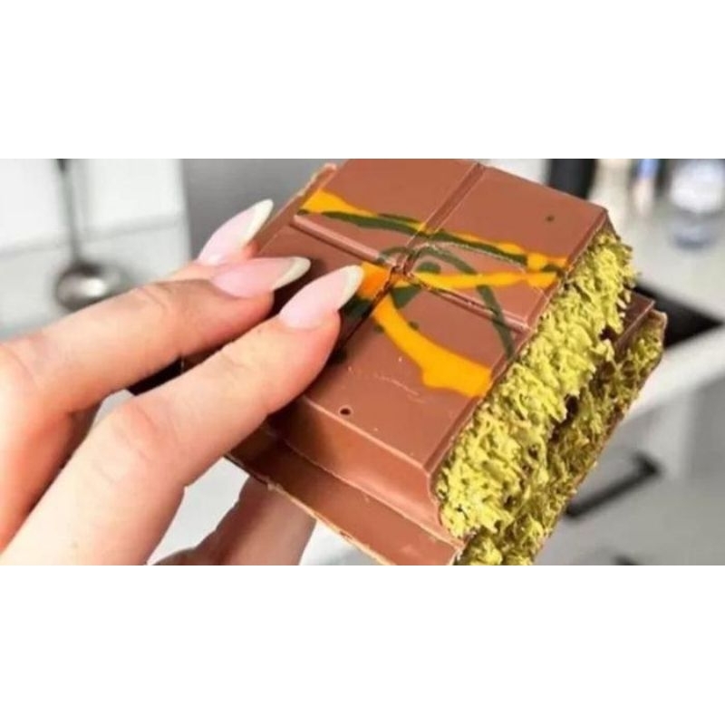 

Coklat Dubai pistachio kunafe Original 100% Lezat Lumer Miky Premium