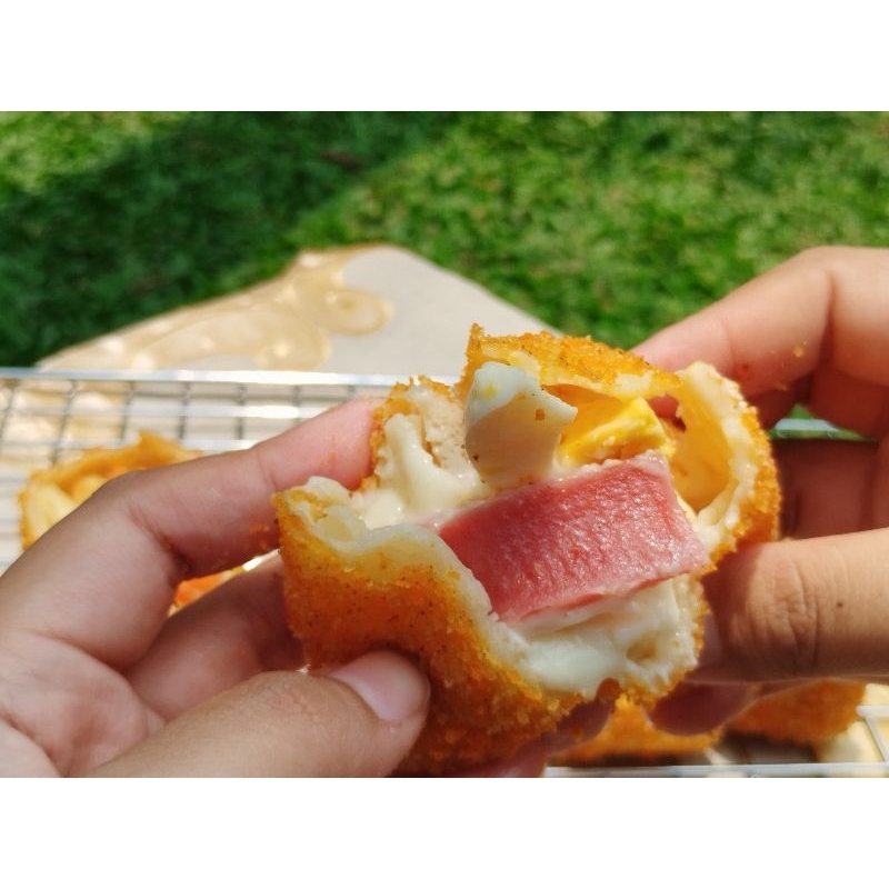 

Risoles Frozen isi Smoke Beef Mayo