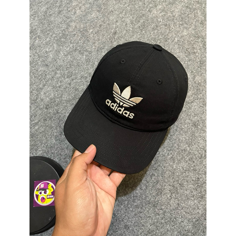 topi adidas trifoil