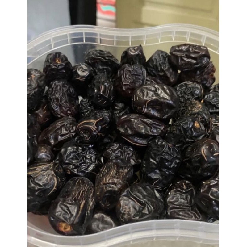 

Kurma ajwa premium grade A