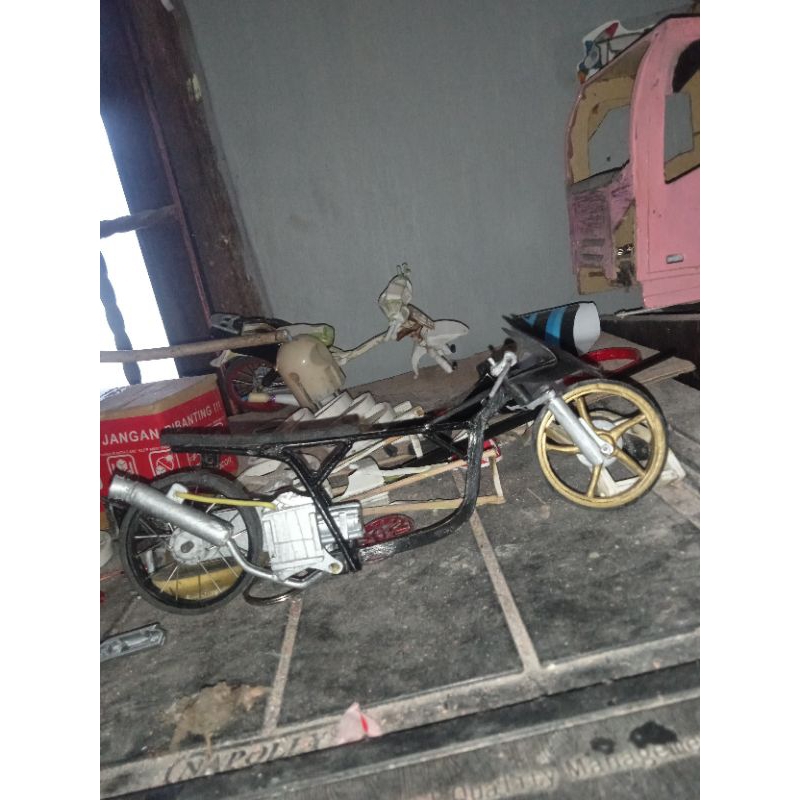Miniatur drag vario anya