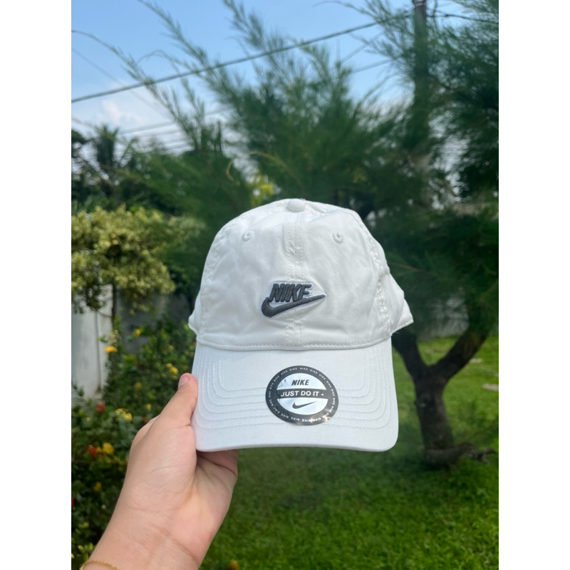 Topi Import (warna putih) pria/wanita logo NIKE