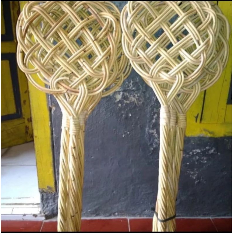 Raket kasur rotan / Pemukul kasur rotan