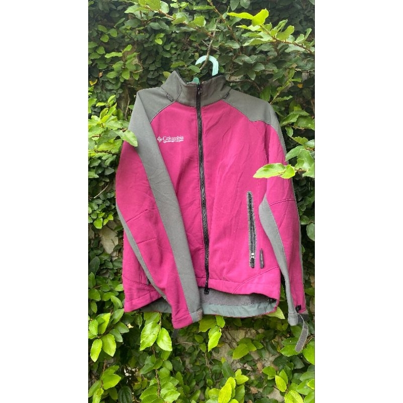 jaket columbia softshell anti air