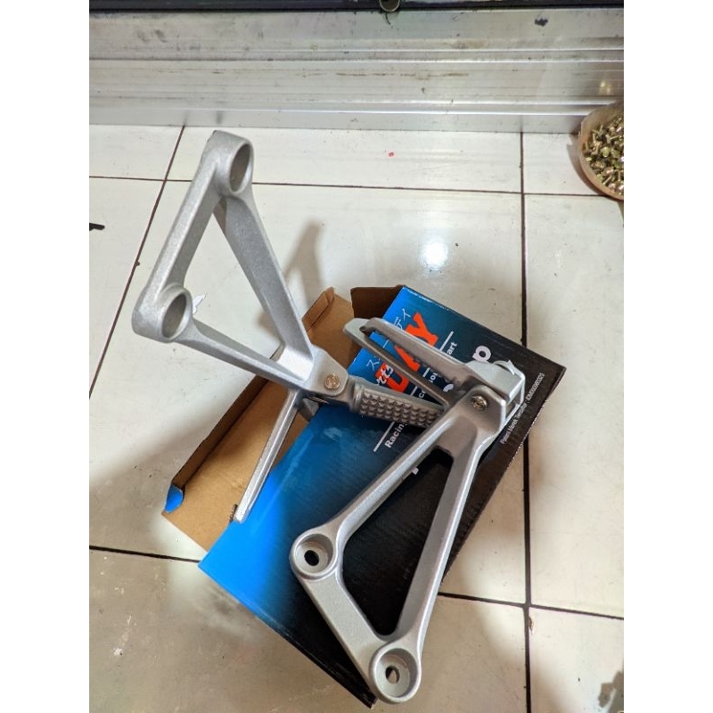 POSTEP BELAKANG CBR150R (K45)