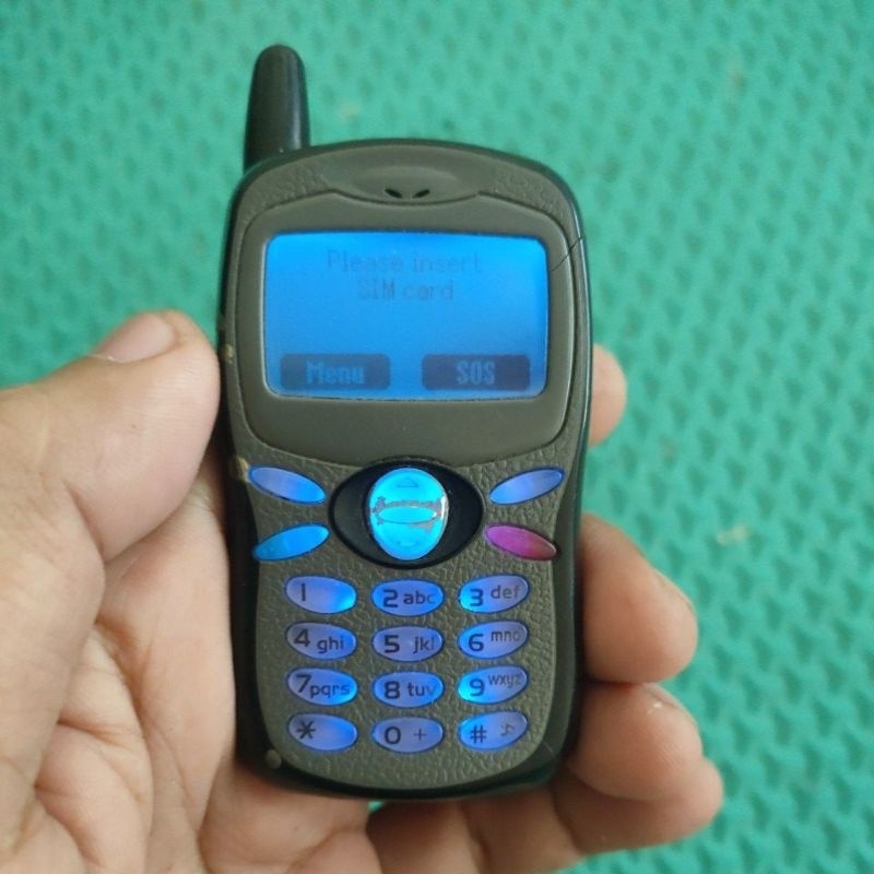 hp mungil panasonic EB-A100 bahan