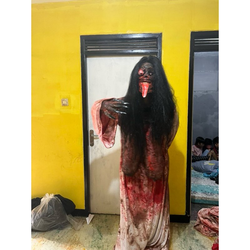 kostum hantu wewe gombel
