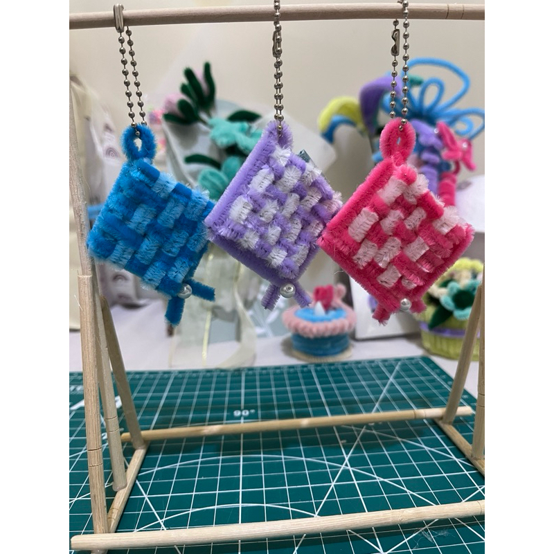 

ketupat angpau lebaran + ganci kawat bulu / pipe cleaner