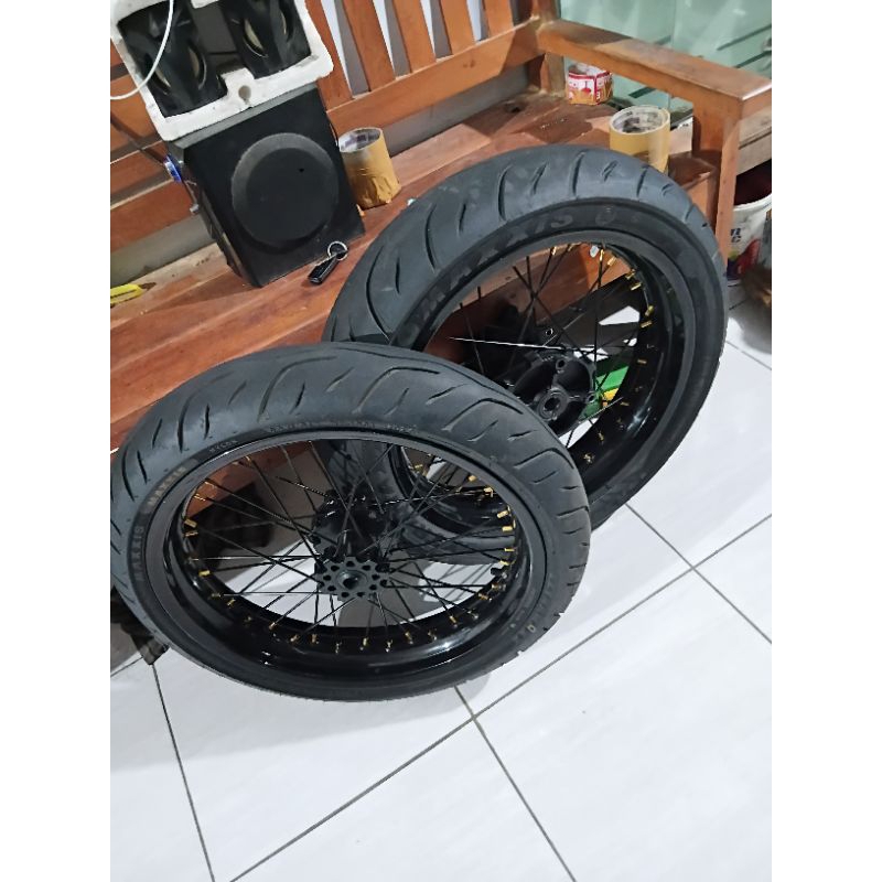 SUPERMOTO CRF BEKAS BAN MAXXIS