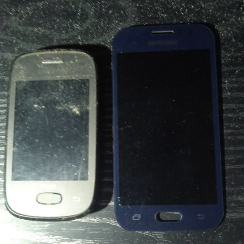 LCD TC samsung J1 ace,dan hp samsung jadul