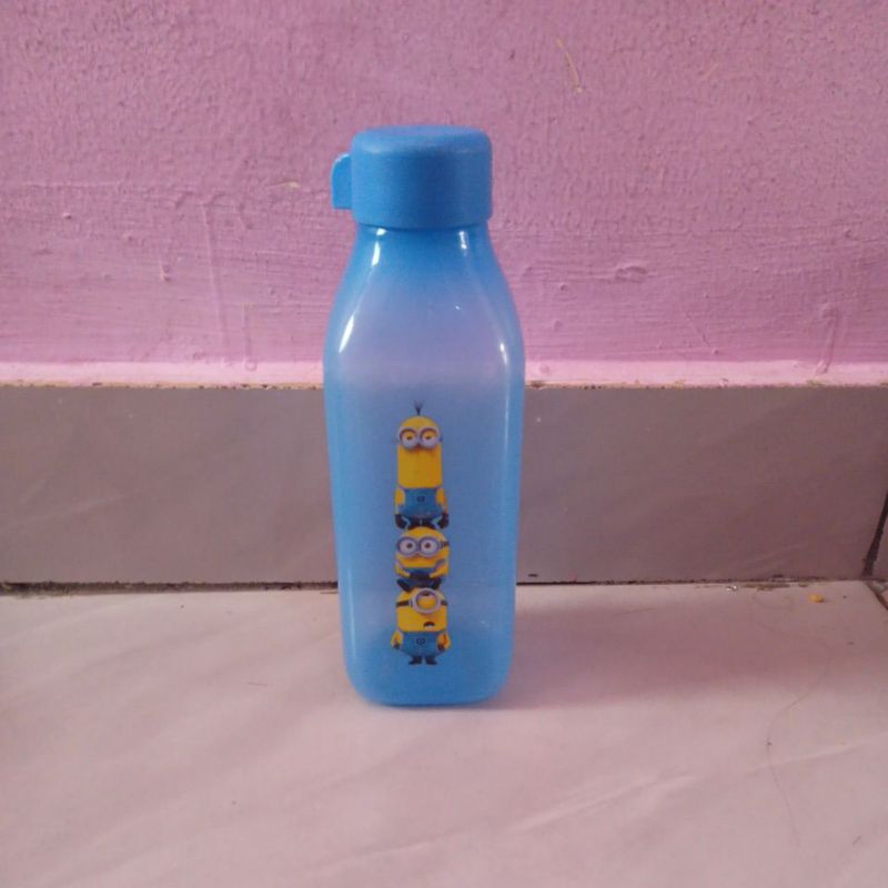 BOTOL KOTAK 500ML MINION BIRU TUPPERWARE PL