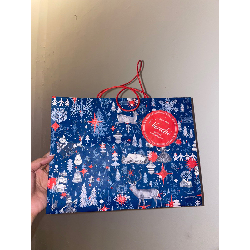 

paper bag venchi christmas edition