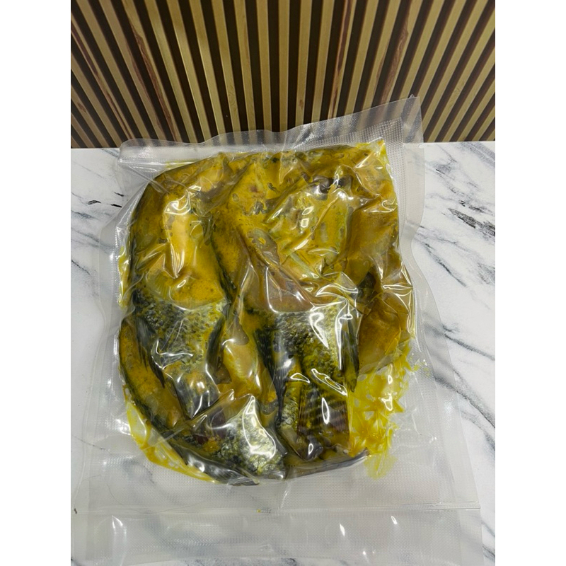 

Ikan Mujair/Nila marinasi bumbu kuning idi 4 ekor