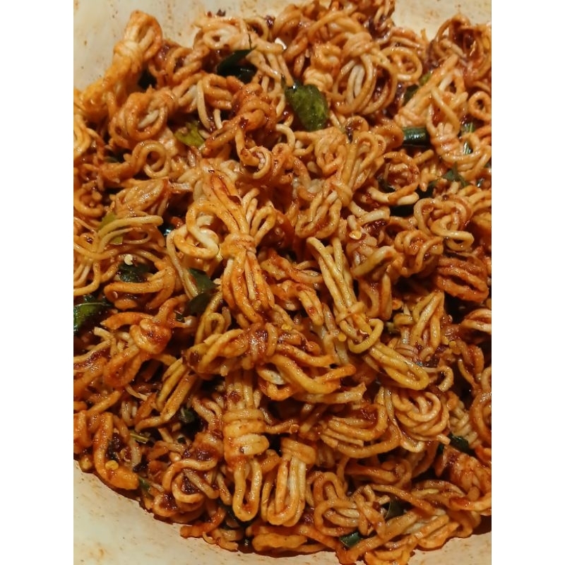 

MIE GULUNG PEDAS DAUN JERUK PEDAS MANIS ORIGINAL | MIE GULUNG 100 GRAM | MIE GULUNG GURIH | MIE GULUNG RENYAH