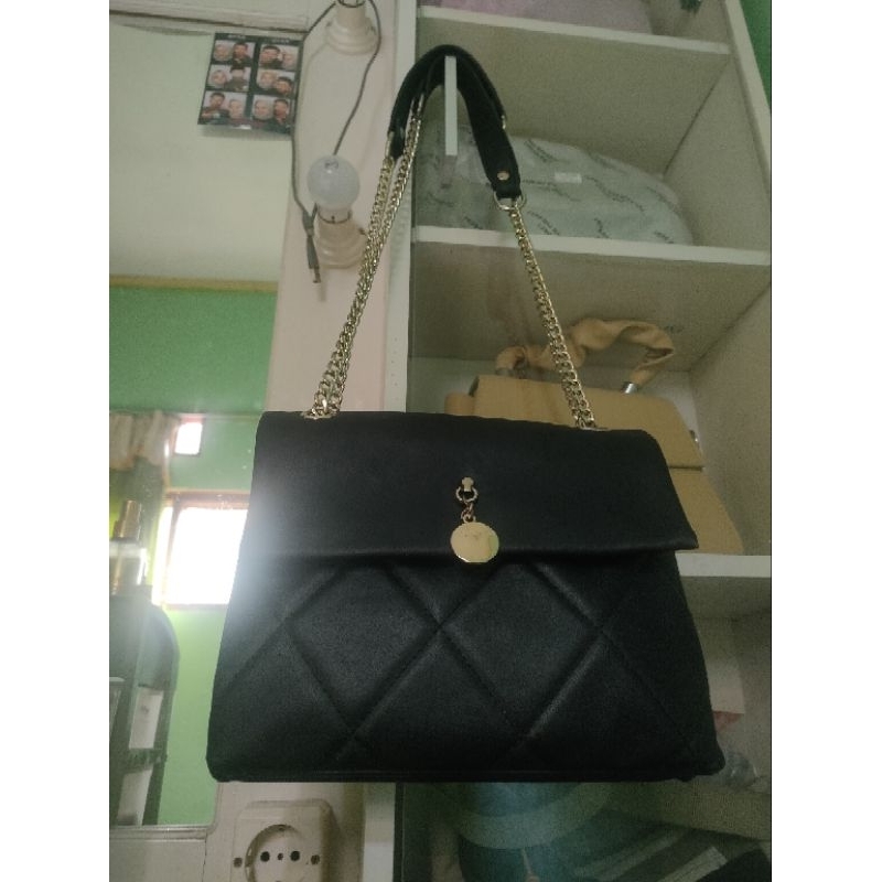 Preloved Tas Selempang Tas Bahu BOSTANTEN