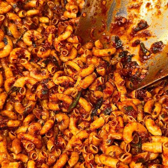 

MAKARONI BUMBU CIKRUH PEDAS MELIMPAH 1KG