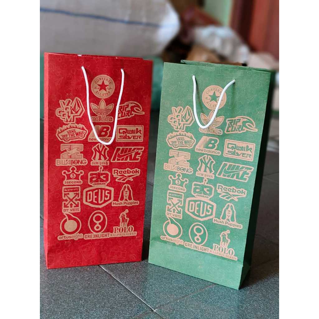 

PAPER BAG KADO UKRAN SEDANG 31CMX7,5CMX14,5CM PAPER BAG MOTIF WARNA CANTIK BISA BUAT OLSHOP