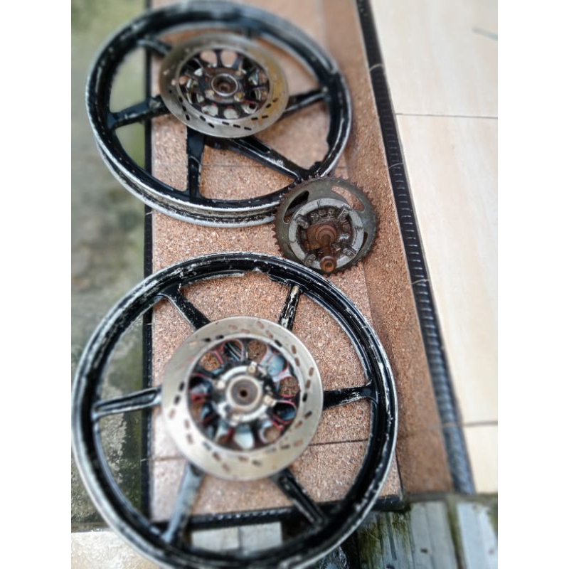 velg bekas satria hiu/lomba