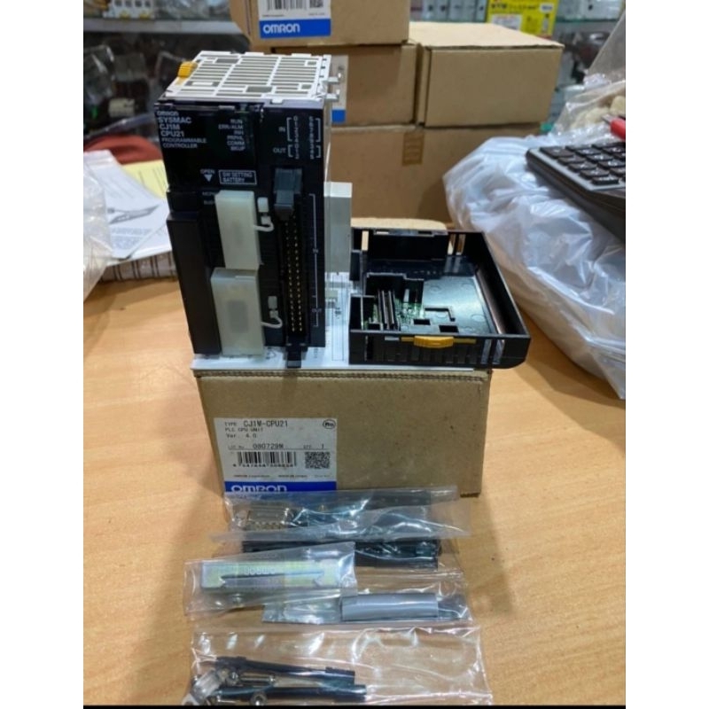 PLC OMRON CJ1M-CPU21 ORIGINAL