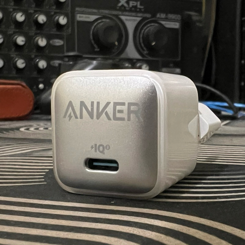 Charger Anker 20 watt iphone
