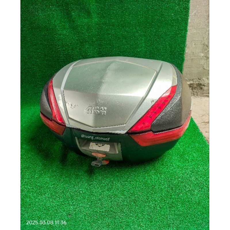 BOX GIVI V47
