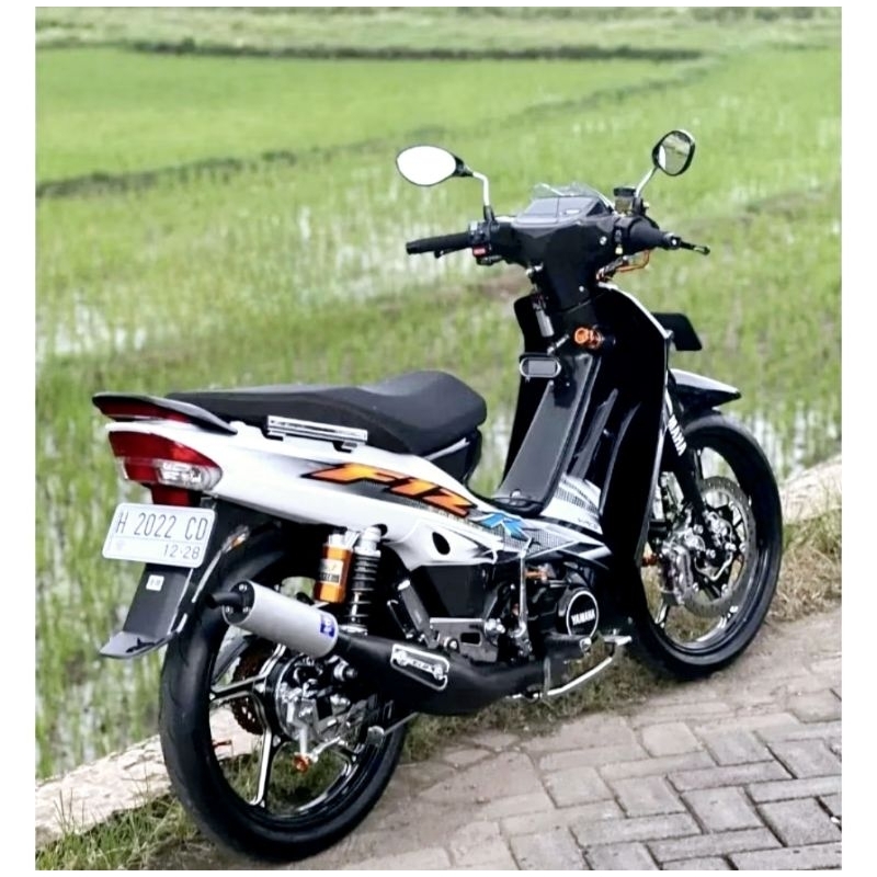 STRIPING STICKER FIZ R TAHUN 2004 HITAM PUTIH