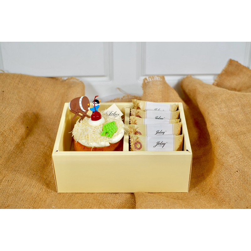 

CAKE SET HAMPERS / PREMIUM SET / HAMPERS LEBARAN