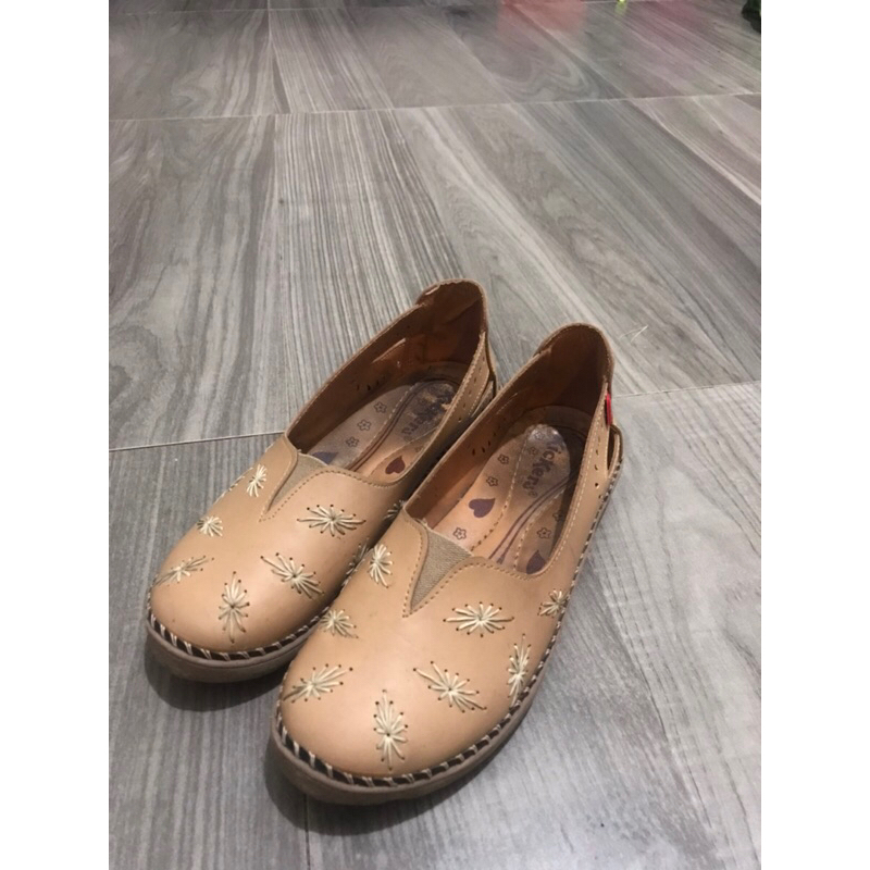 preloved sepatu wanita kickers