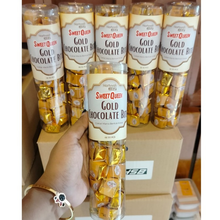 

Sweet Queen Gold Chocolate Bite cokelat manis bentuk cube coklat chocolate 30pcs