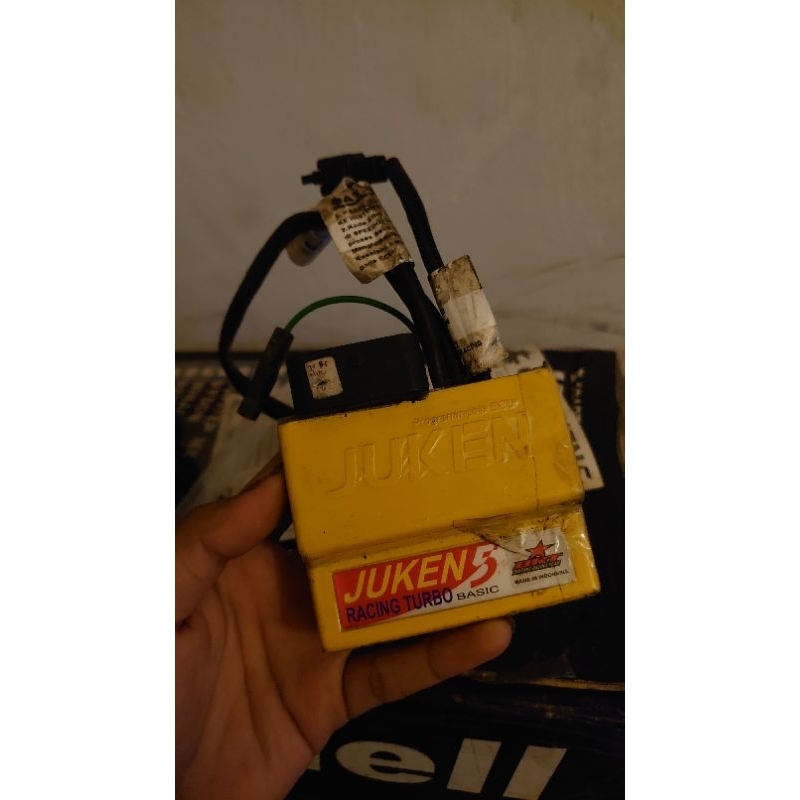 ECU juken 5 NVL/r15v2 RT