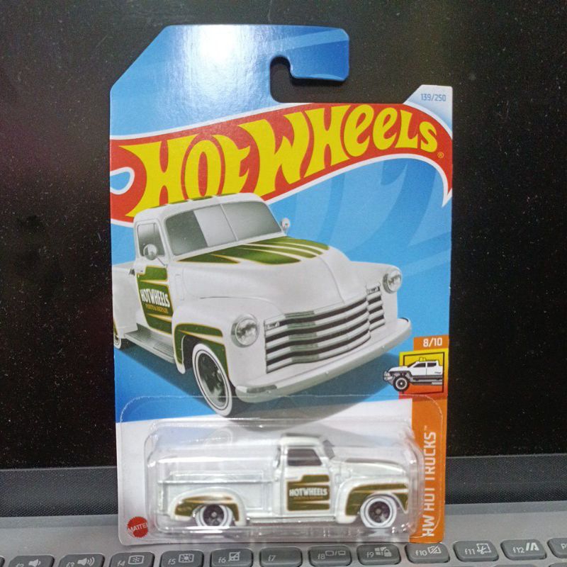 HOT WHEELS 52 CHEVY putih