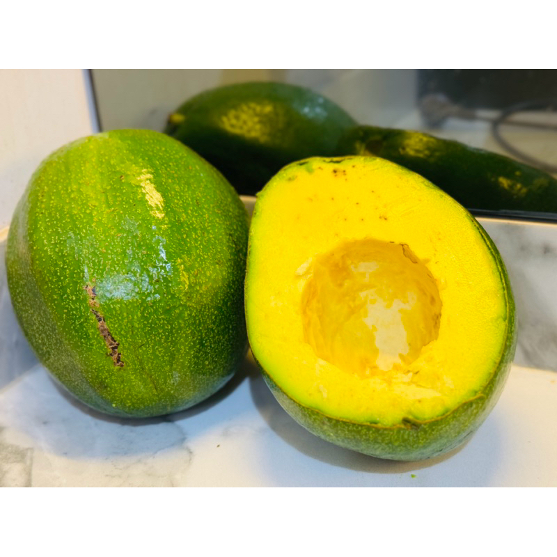 

ALPUKAT MARKUS / KENDIL MENTEGA 800gr-1KG [1 Biji ]