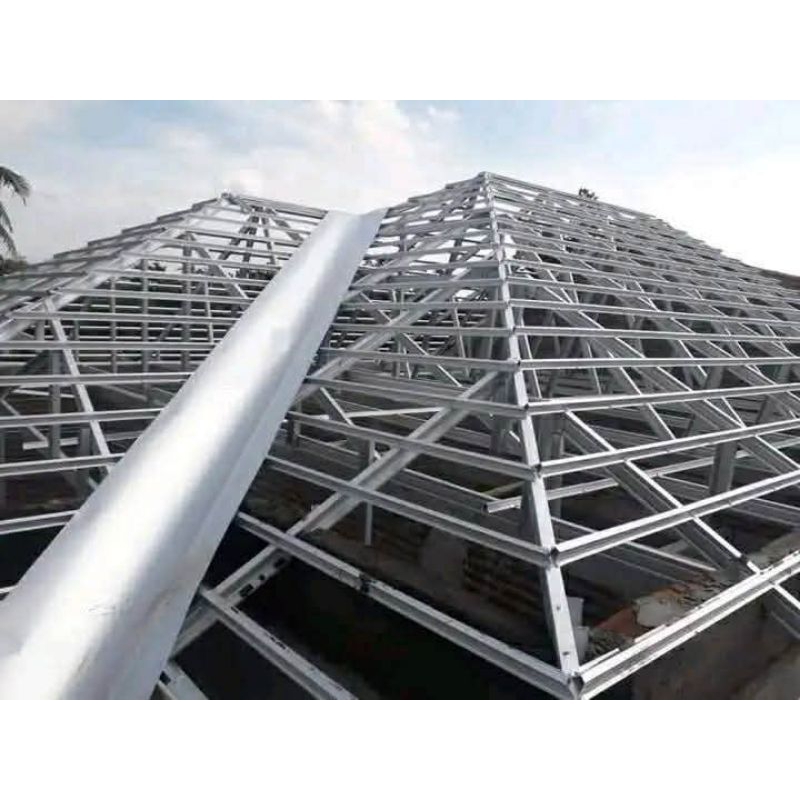 pemasangan atap baja ringan dan kanopi