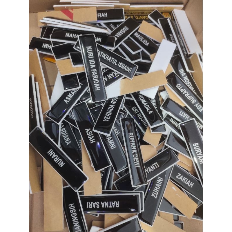 Name Tag Peniti /Papan Nama Dada/Bros Nama-Custom Satuan
