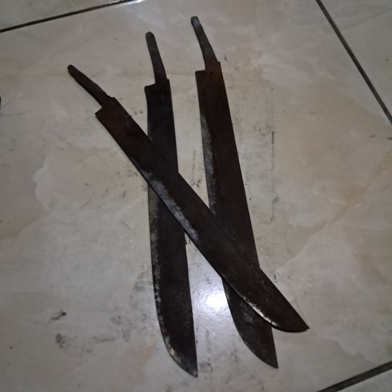 Mentahan Pisau Bearing Klaher Sipuh dan Tempa