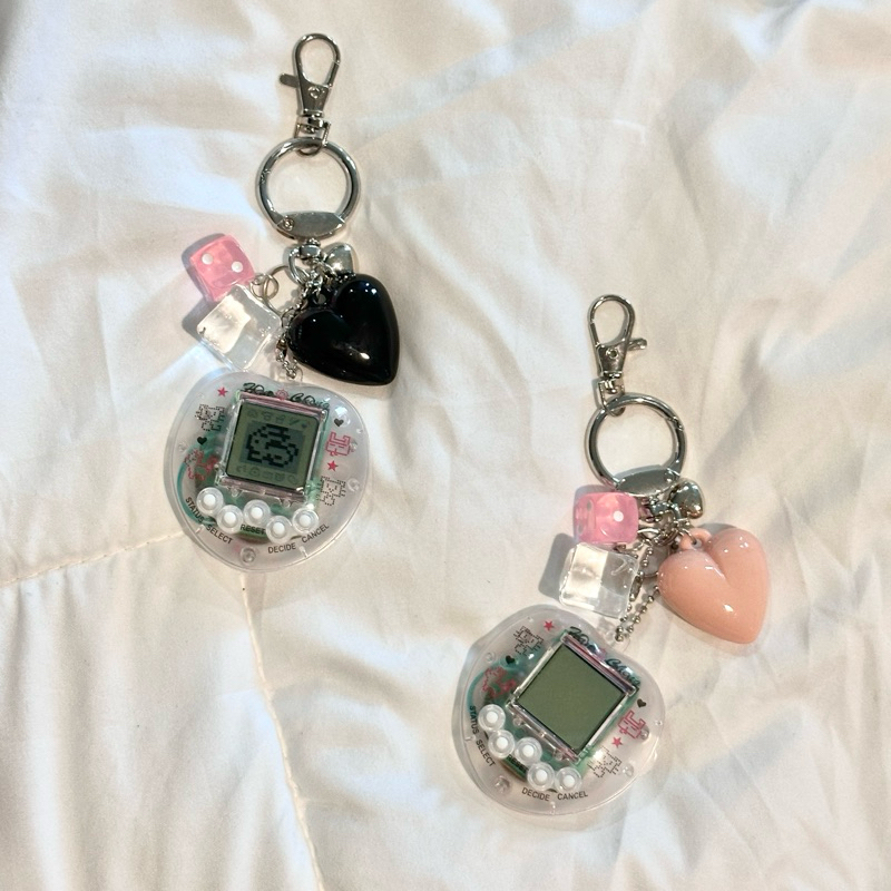 [NCS]love dice tamagotchi keychain / trinkets / gantungan kunci tas aesthetic / carabiner