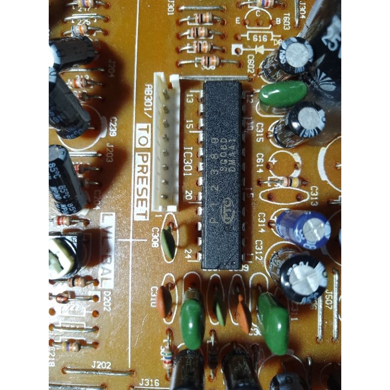 IC PT2389 / IC presset Equalizer Compo Boxer