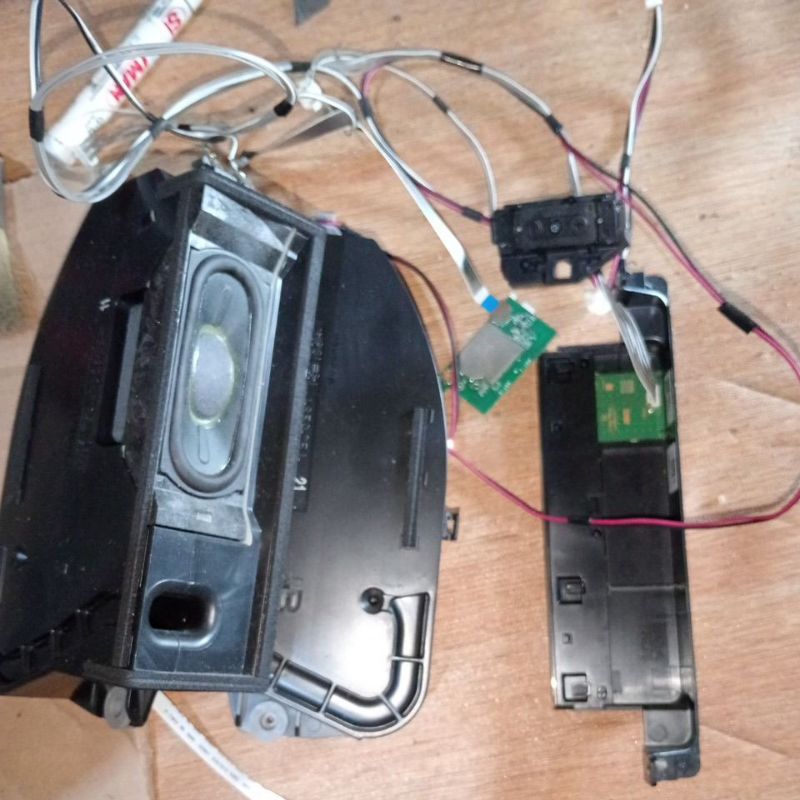 Sensor dan Speaker Sony 65X7000G