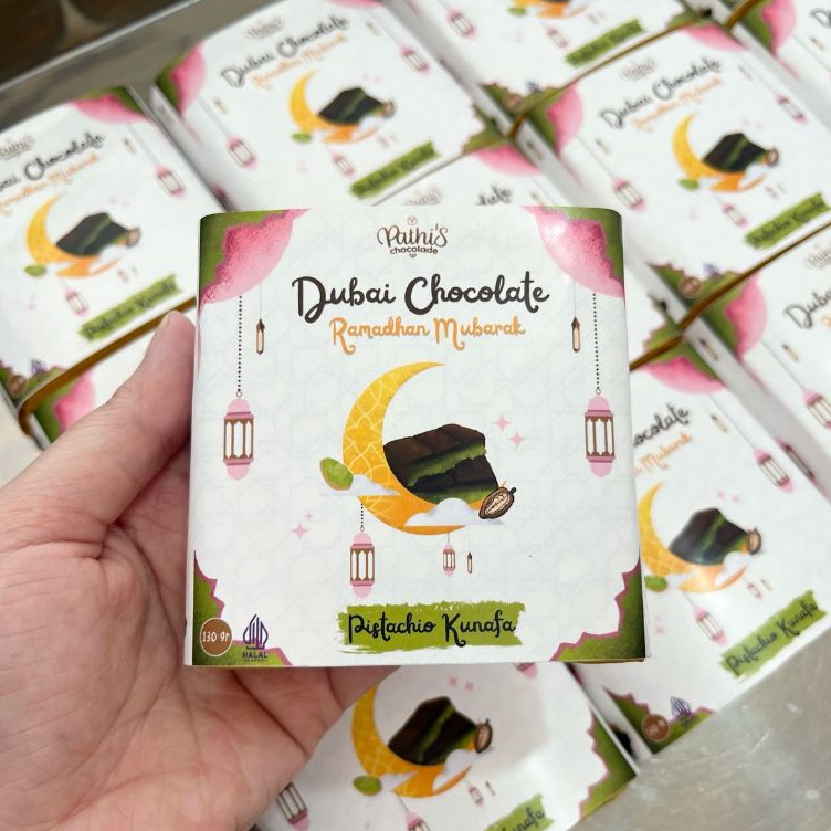 

DUBAI CHOCOLATE BAR - COKELAT DUBAI PISTACHIO KUNAFA VIRAL HAMPERS RAMADHAN GIFTBOX