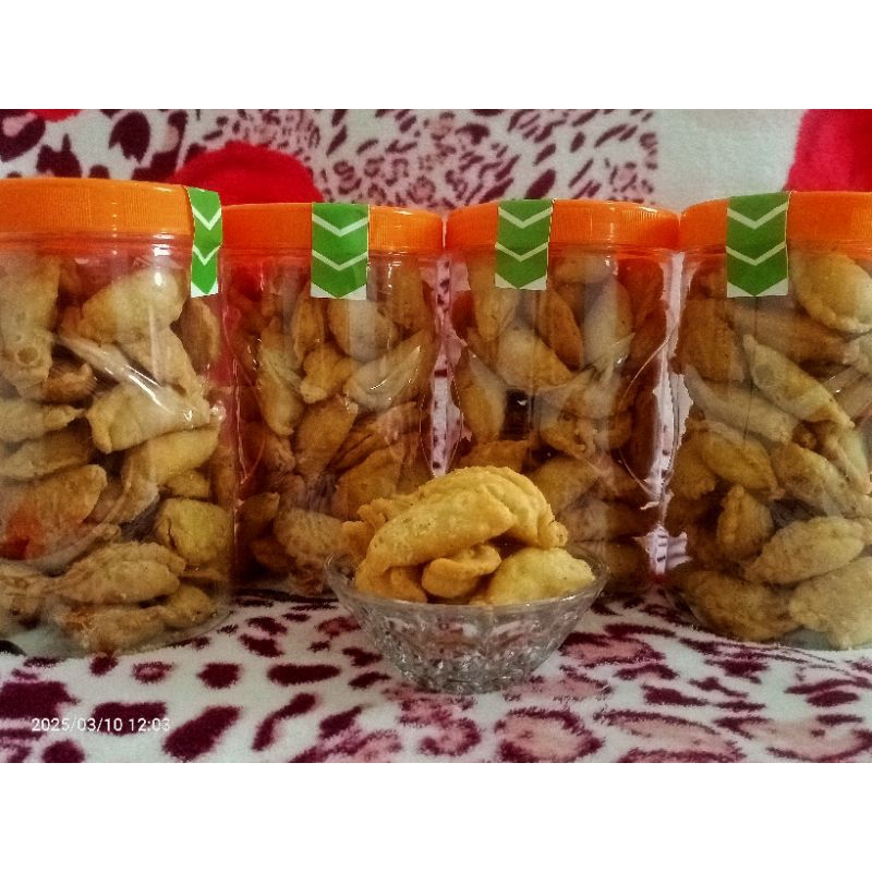 

Pastel abon mini kemasan +/- 360 gram