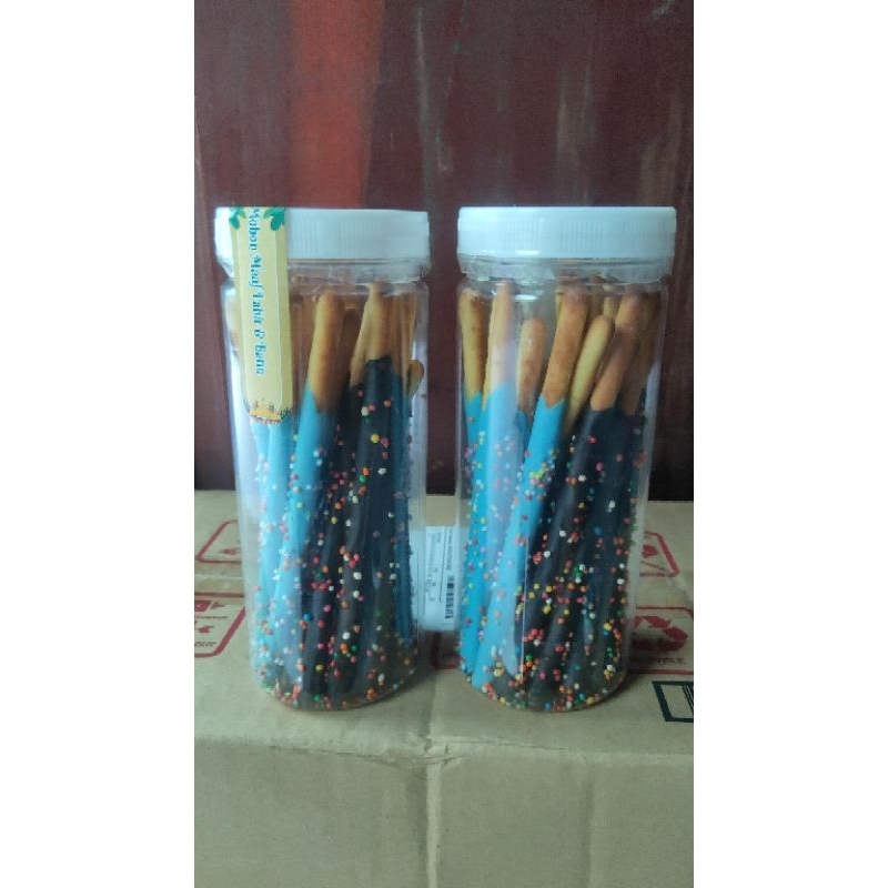 

COKLAT STIK MURAH / BISKUIT COKLAT STIK MURAH/ KUE LEBARAN MURAH/ JAJAN LEBARAN MURAH