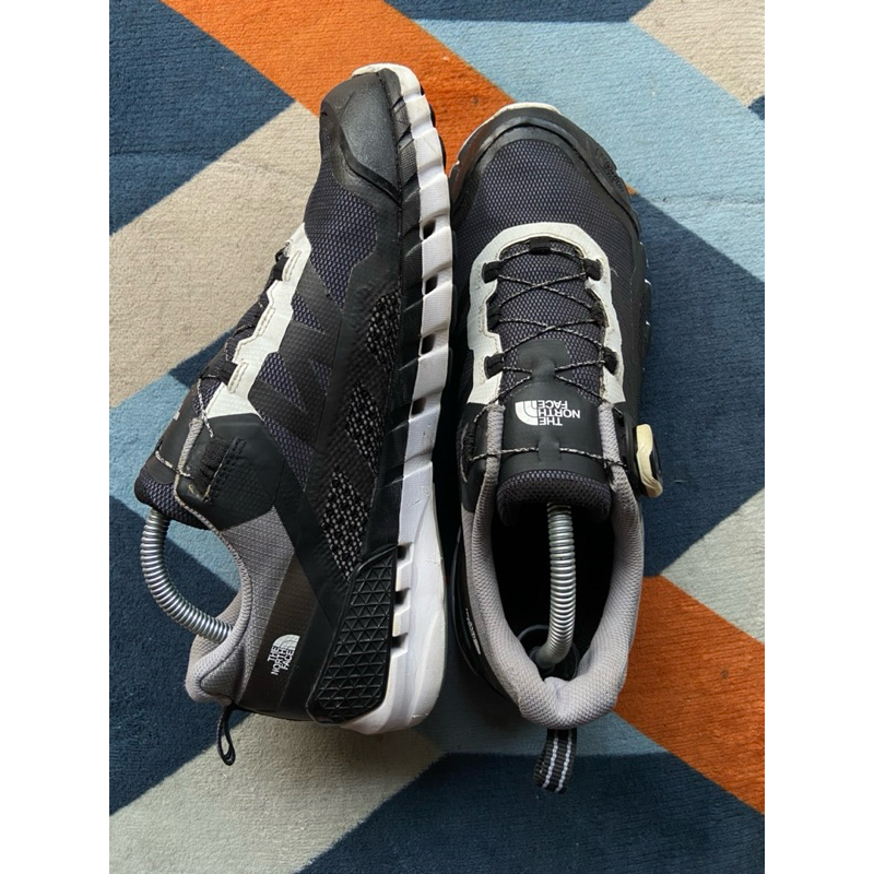 Sepatu outdoor Second TnF Sz42/27 cm