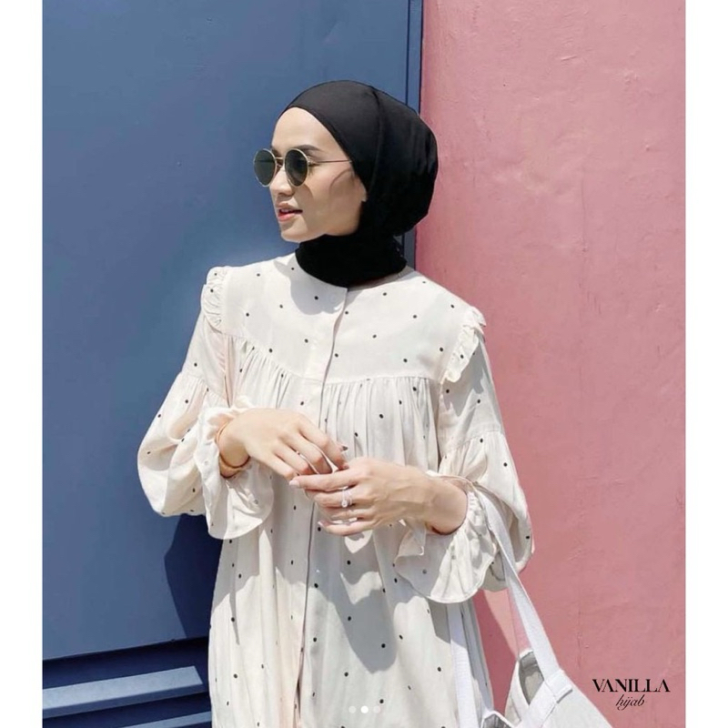 [preloved] BLOUSE VANILLA HIJAB - size S