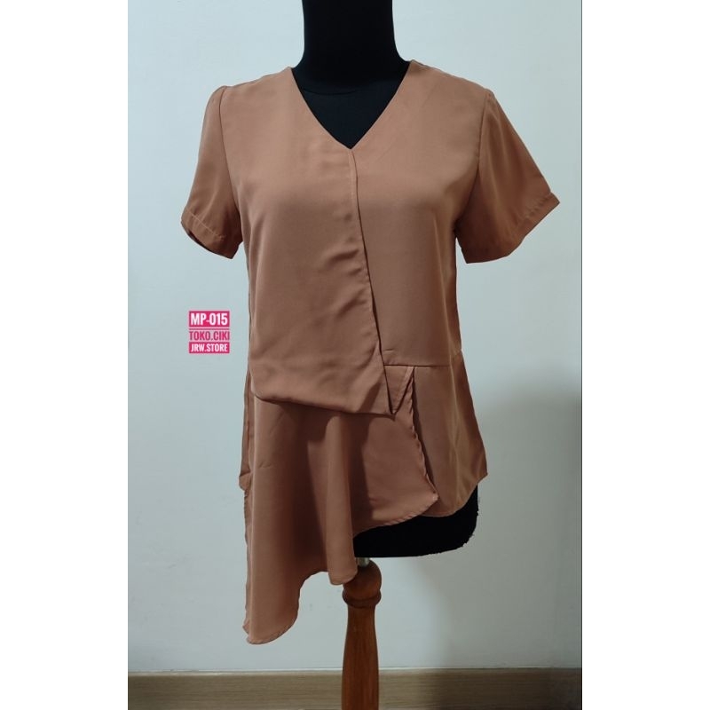 PRELOVED BAJU ATASAN KAOS BLOUSE LENGAN PENDEK COKLAT MUDA CEWE PEREMPUAN WANITA (MP-015)