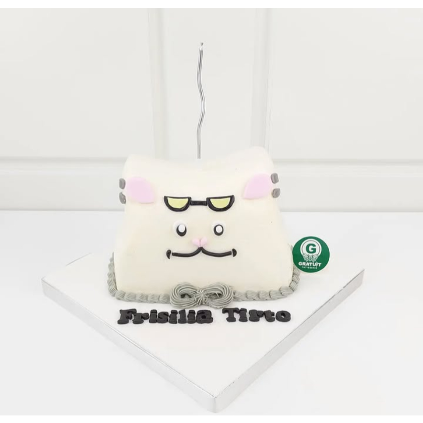 

CAKE KUCING UK 15CM/ KUE ULANG TAHUN